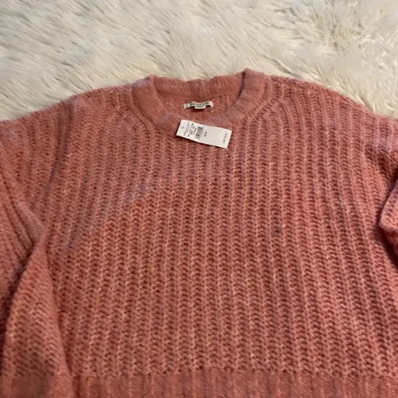 America Eagle Sweater brand new with tags size M length 22” bust 40” - Picture 12 of 12